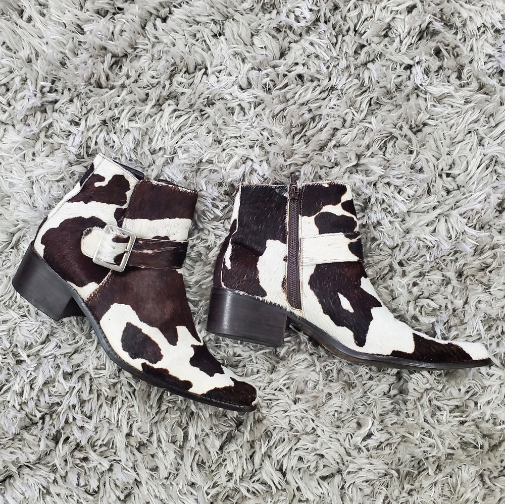 Matisse Short Hair Brown & White Cow Print Booties Size 7.5